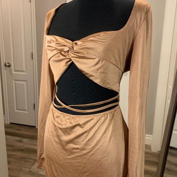 SHEIN Twist Front Cut Out Bodycon Dress - Picture 6 of 16